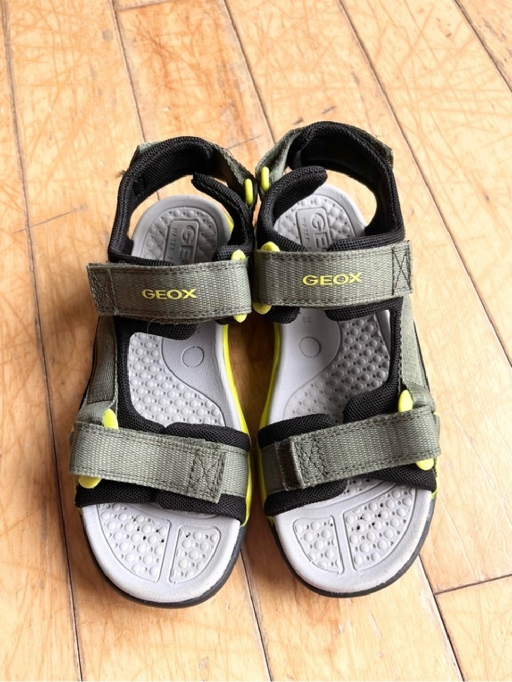 Geox Kids Borealis Textured Strap Sandals Size 33